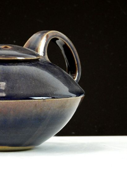 Paul BADIE (born 1945).
Stoneware teapot...