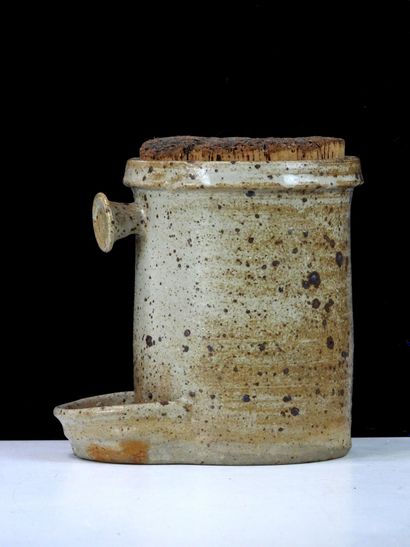 Gherkin jar with tong rest and side receptacle...