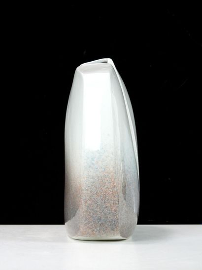 VIREBENT.
Flat-bottomed porcelain vase enameled...