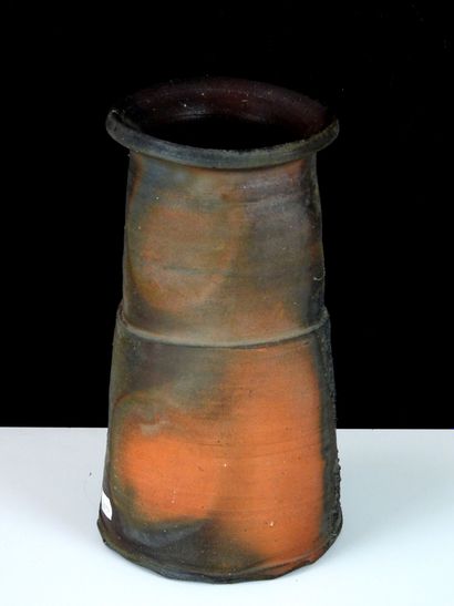 Stoneware vase, wood fired
Bears a signature...