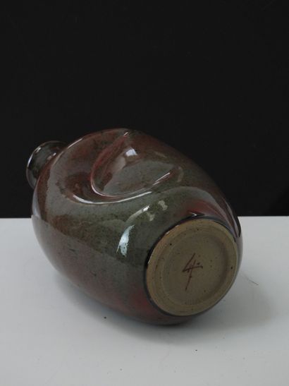 Charles HAIR (b. 1955)
Deformed stoneware...
