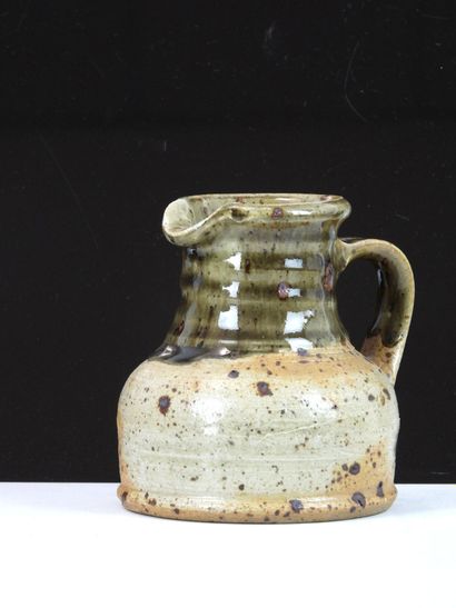 Pierre DIGAN (1941-2016).
Flat-bodied pitcher...