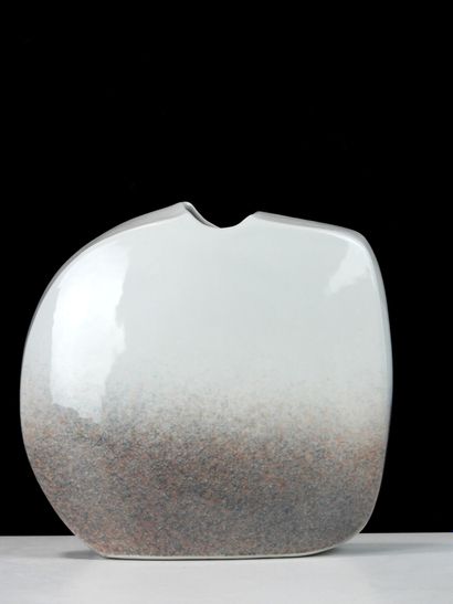 VIREBENT.
Flat-bottomed porcelain vase enameled...