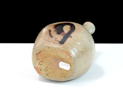 Jean Michel DOIX (born 1947).
Beige glazed...