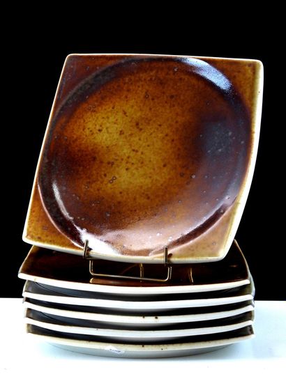 VIREBENT. - Lot
Reunion of six large porcelain...