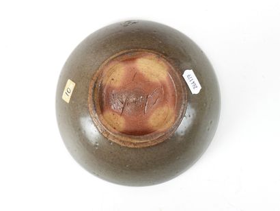 Claude CHAMPY (born 1944).
Bowl on heel in...