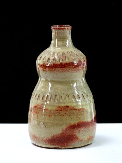 Annie FOURMANOIR (born 1931). 
Two-lobed...