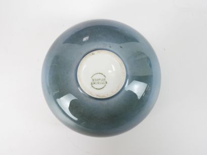 VIREBENT.
Reunion of a vase and a bowl on...