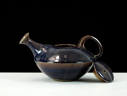 Paul BADIE (born 1945).
Stoneware teapot...