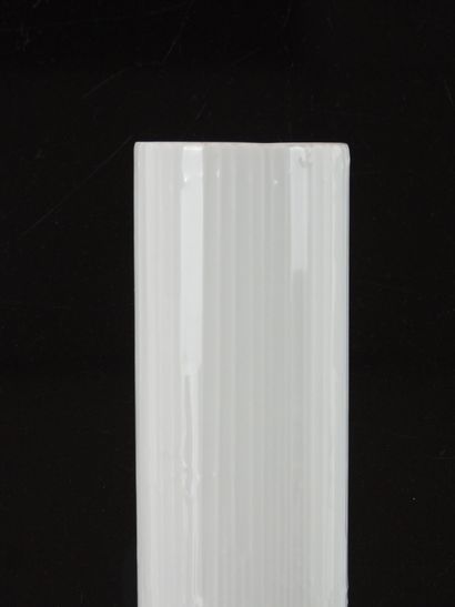 Tapio WIRKKALA - ROSENTHAL.
Porcelain scroll...