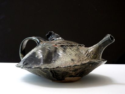 Claude CHAMPY (born 1944).
Teapot with turned...