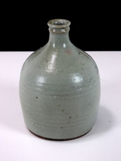 Fred FERRY (born 1954) 
Turned bottle in...