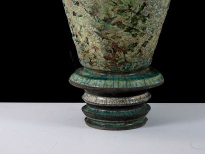 Agnès HIS (b. 1954, France).
Large horn vase...