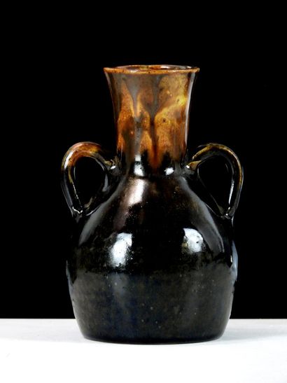 Lucien TALBOT (XX) - La Borne (18).
Vase...