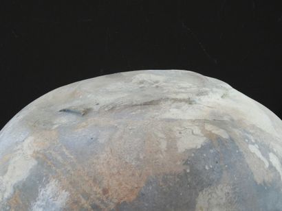 Loul COMBRES (born 1937) 
Turned ball in...