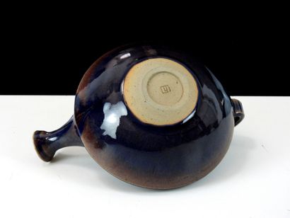 Paul BADIE (born 1945).
Stoneware teapot...