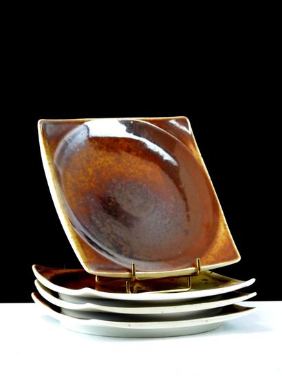 VIREBENT. - Lot
Reunion of six large porcelain...