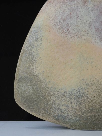 VIREBENT.
Open-necked lenticular porcelain...