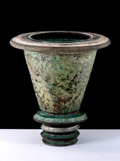 Agnès HIS (b. 1954, France).
Large horn vase...