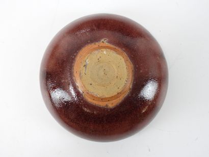 Oxblood glazed stoneware COVERED TIN.
Signature...