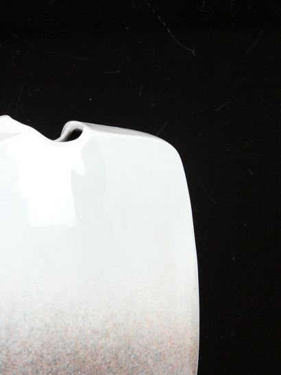 VIREBENT.
Flat-bottomed porcelain vase enameled...