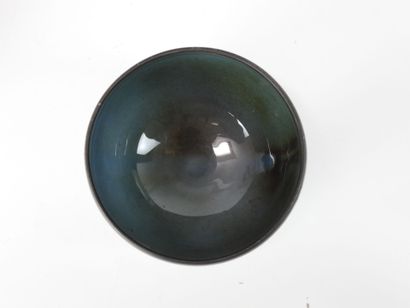 VIREBENT.
Reunion of a vase and a bowl on...