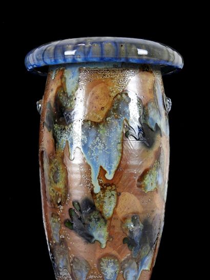 Richard DEWAR (1948) 
Stoneware vase, iron...