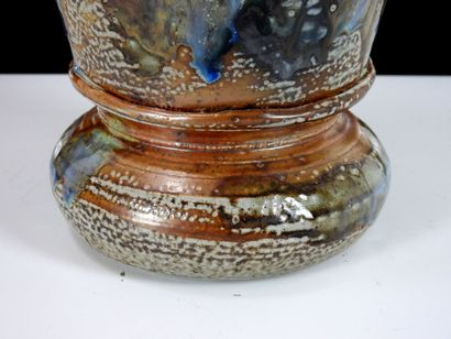 Richard DEWAR (1948) 
Stoneware vase, iron...