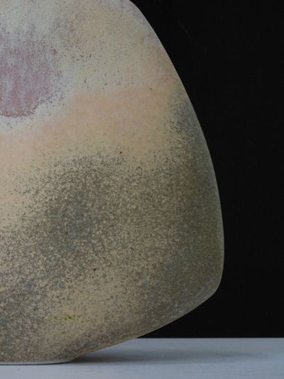 VIREBENT.
Open-necked lenticular porcelain...