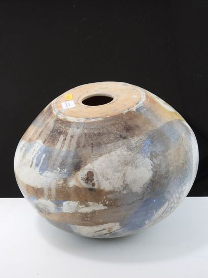 Loul COMBRES (born 1937) 
Turned ball in...