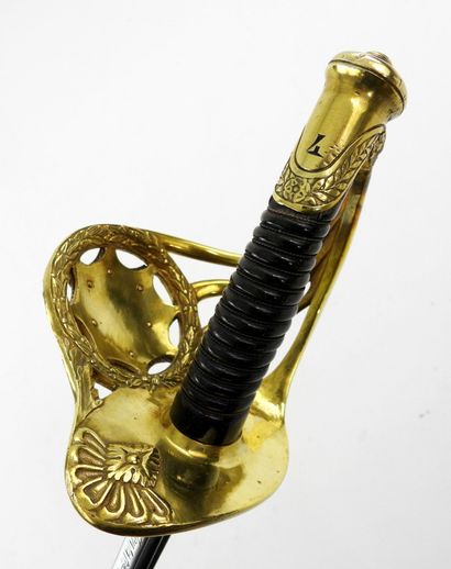 ARMES BLANCHES. Sabre de sous-officier de...