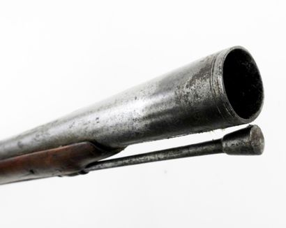 ARMES à FEU. Tromblon à monture en noyer,...
