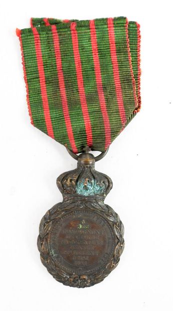 DÉCORATIONS. Médaille de St -Hélène en bronze...