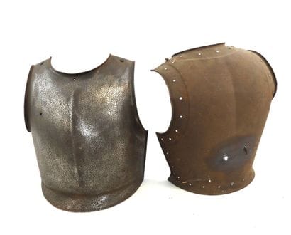 MISCELLANEOUS. Plastron de cuirasse modèle...