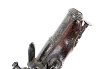 ARMES à FEU. Petit pistolet à silex de voyage...