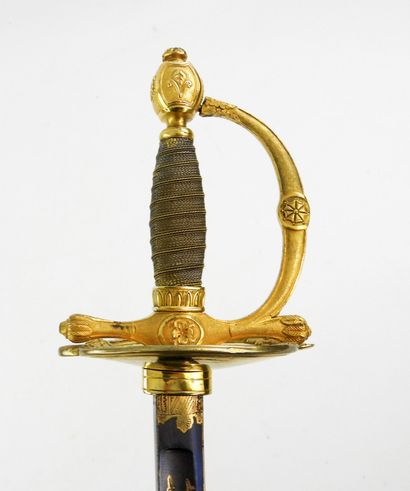 ARMES BLANCHES. Belle épée d'officier supérieur...