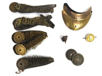 SPARE PARTS. Set consisting of 2 chinstraps...
