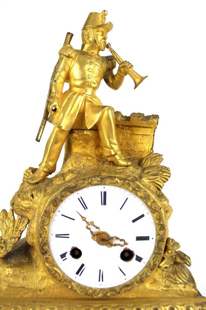 CURIOSITÉS: Pendule de cheminée en bronze...