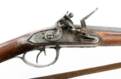 ARMES à FEU. Fusil de chasse à silex, monture...