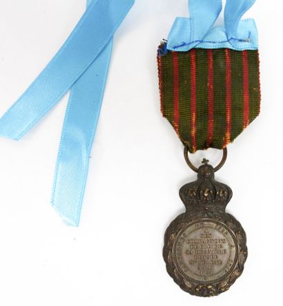 DÉCORATIONS. Médaille de St -Hélène en bronze...