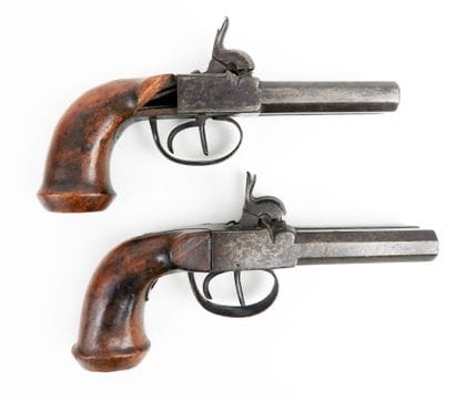ARMES à FEU. Paire de pistolets à coffre...