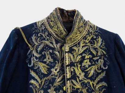 UNIFORMES. Habit brodé d'apparat d'ambassadeur...