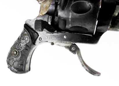 ARMES à FEU. Revolver 