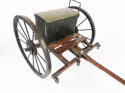 CURIOSITÉ. Modèle réduit d'un canon à chargement...