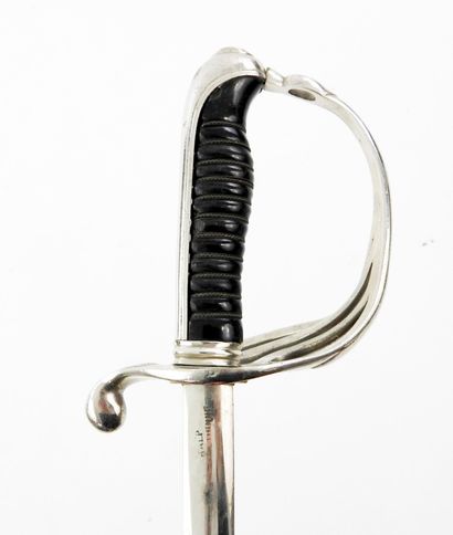 ARMES BLANCHES. Sabre d'officier d'infanterie...