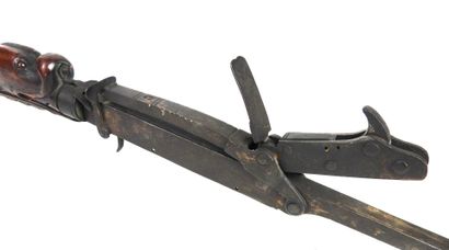 ARME de JET. Arbalète de tir, arbrier en...