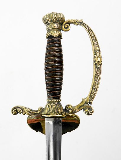 ARMES BLANCHES. Epée d'officier des chasseurs...