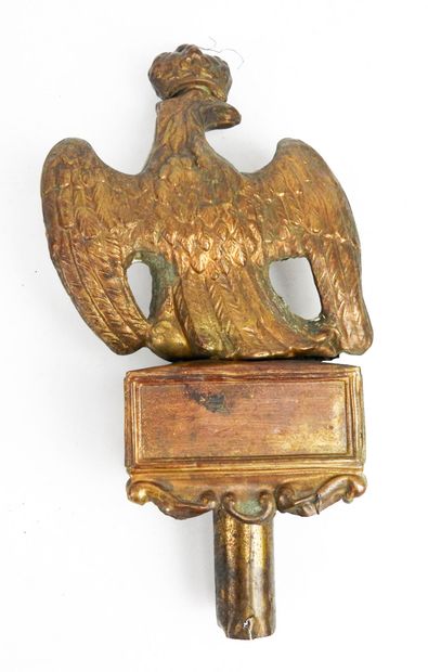 CUIVRERIES. Aigle de pavoisement tête à gauche...