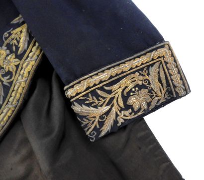 UNIFORMES. Habit brodé d'apparat d'ambassadeur...
