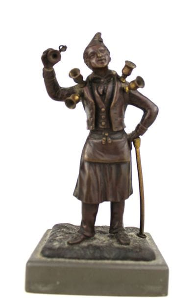 Ecole française du XIXe siècle. Statuette...